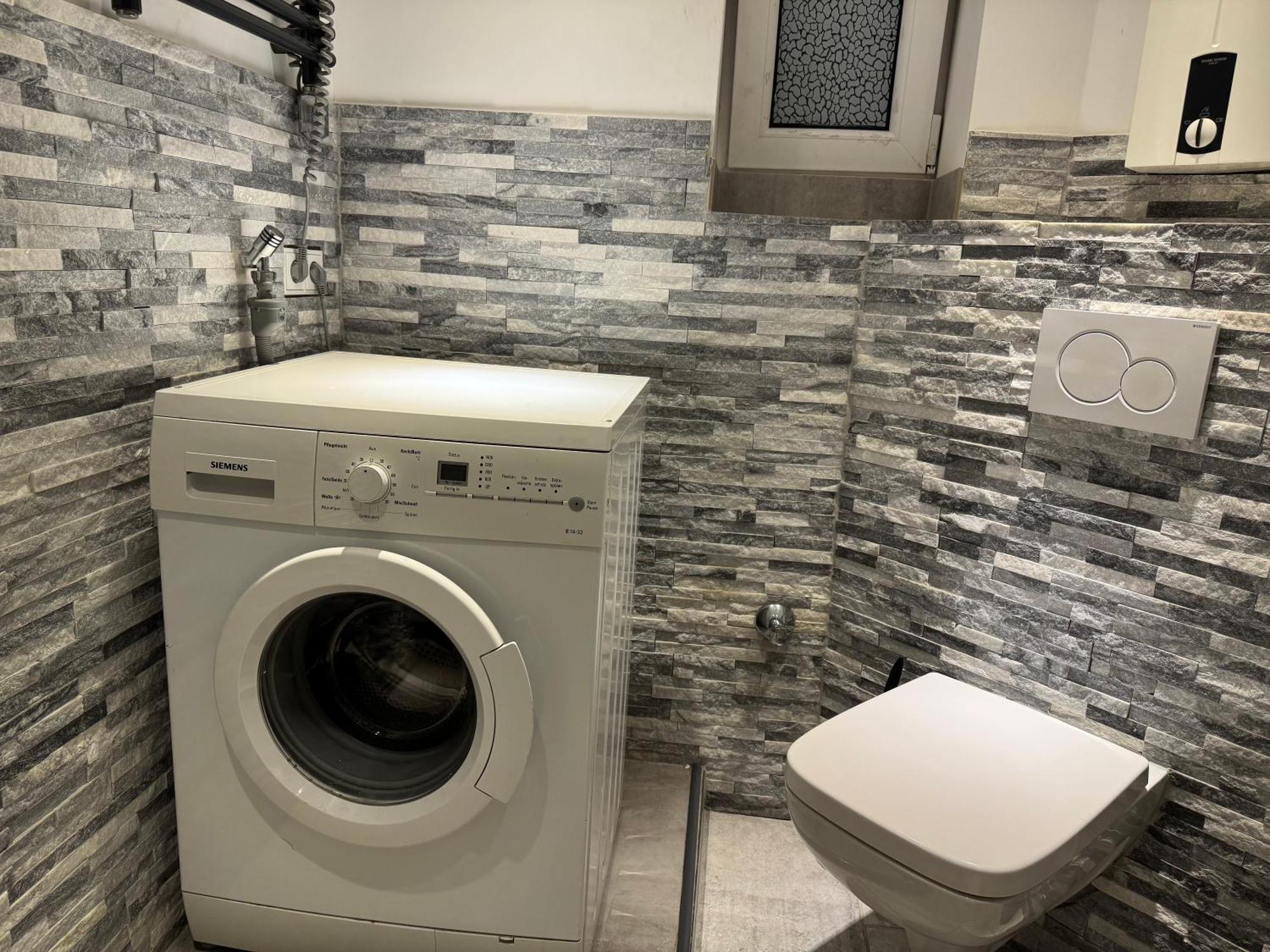 Bismarck Mainhouse *